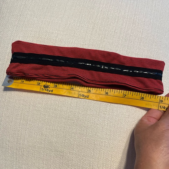 Under Amour Headboard - Picture 3 of 7